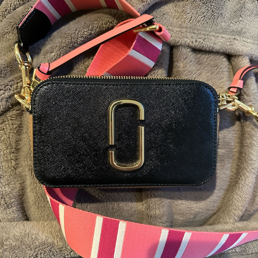 Marc Jacobs Snapshot Black Bag with Pink Striped Strap